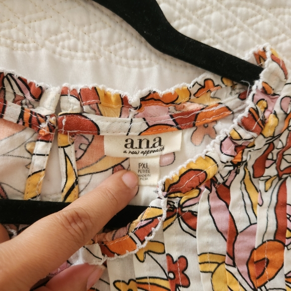 Ana Groovy top floral print ruffle edges PXL - Picture 2 of 3